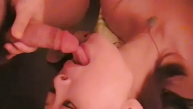 Melody suce la bite sexe francais fait maison de ses voisins