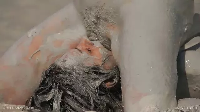 Rituel matinal sexy video sexe a la maison de Sibyl