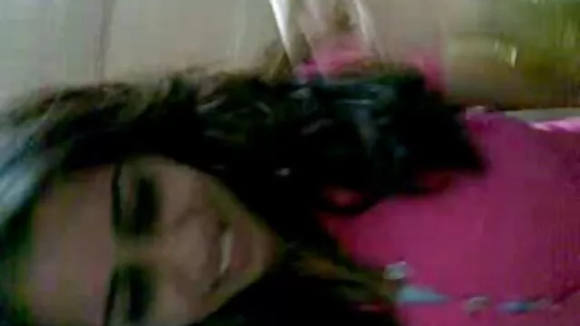 Sexy video sexe a la maison jeune fille devant petite fille sur webcam