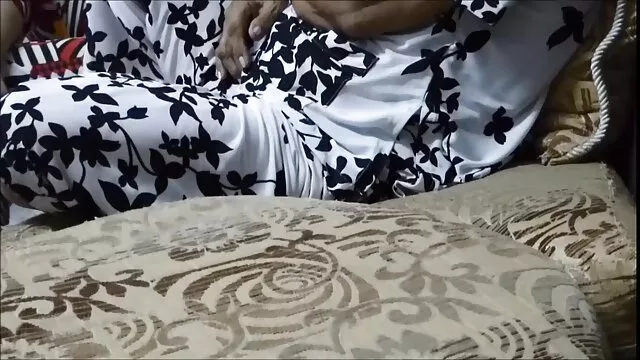 SR Sa soeur le veut encore une fois! sex arabe maison