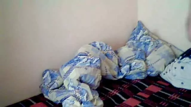 Ma copine sexy percée pipe sexe francais a la maison dans les bois
