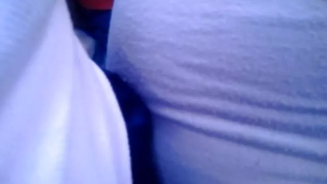 Big Babe clignotant ses énormes fait maison porno seins